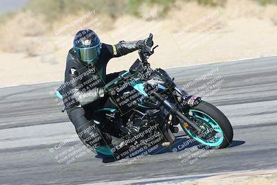 media/Dec-01-2025-Moto Forza (Mon) [[2daa91e15f]]/2-Intermediate Group/Session 4 Turn 9/